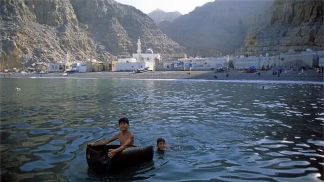 آبنائے ہرمز کے ایک سٹریٹجک پوائنٹ پر واقع کمزار نامی گاؤں