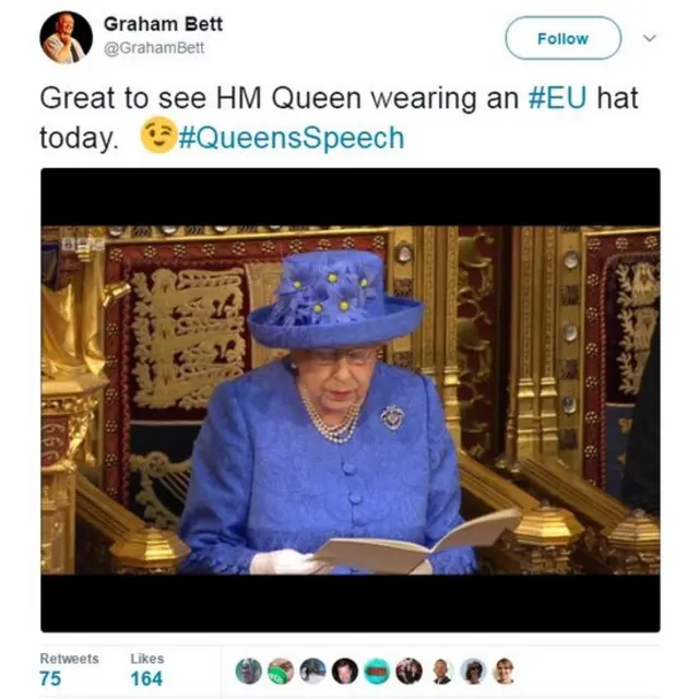 "Здорово видеть Ее Величество в шляпке ЕС", - написал Грэхэм Бетт