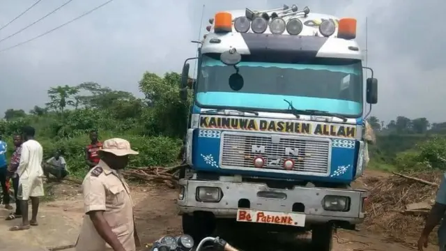 Na di motor wey carry di cow land Port Harcourt