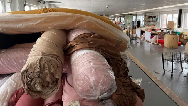 कारखान्यात पडून राहिलेला माल