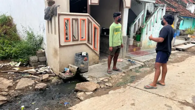 గుర్ల ఊరి పరిస్థితి