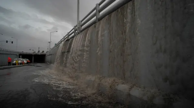 हिलो पानीको धार