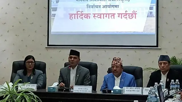 गृहमन्त्री ओमप्रकाश अर्यालले विदेशमा रहेका नेपालीलाई पनि मताधिकारबाट वञ्चित गर्न नहुने बताएका छन्