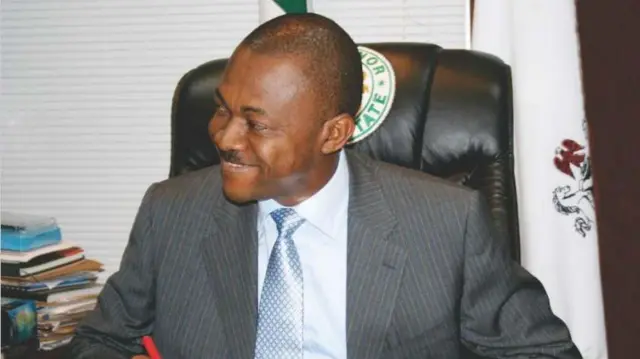 Tupu ọ bụrụ Gọvanọ, Sullivan Chime dịka onye ọkaiwu, rụrụ ọrụ dịka kọmịshọna na-ahụ maka ikpe n'Enugwu steeti.