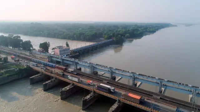 গঙ্গার ওপর ভারতের ফারাক্কা ব্যারাজ