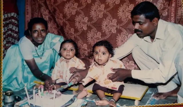 निलेश आणि योगेश घळगे