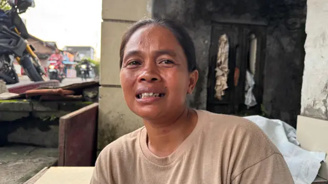 Tutiek Budhawati, 44 tahun, mengaku belum mendengar sosialisasi sekolah rakyat.