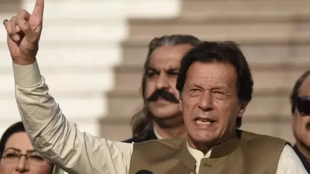 इम्रान खान, पाकिस्तान
