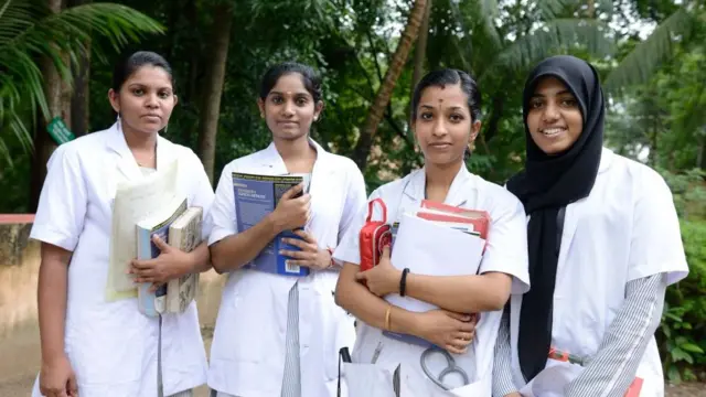 மருத்துவ மாணவர்கள்