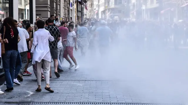 göz yaşartıcı gaz