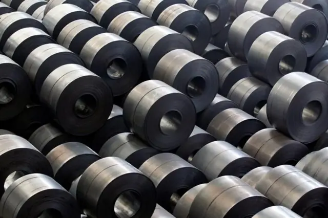 ஆஸ்திரேலியாவுடன் அமெரிக்காவிற்கு வர்த்தக உபரி இருப்பதால், விலக்கு அளிப்பது குறித்து பரிசீலித்து வருவதாக டிரம்ப் செய்தியாளர்களிடம் கூறினார்.