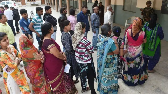 પ્રતીકાત્મક તસવીર