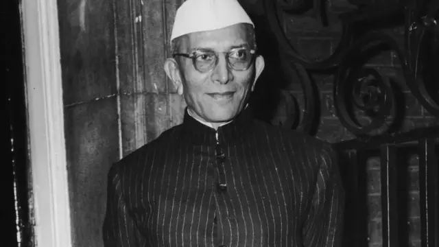 மொரார்ஜி தேசாய் ஆட்சியின்போது இஸ்ரேல் வெளியுறவு அமைச்சர் இந்தியாவுக்கு ரகசிய பயணம் மேற்கொண்டார்