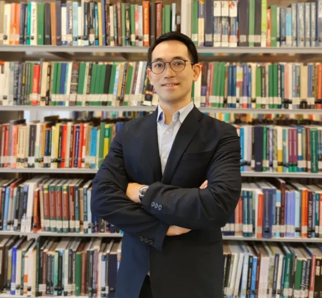 ผศ.ดร. พงศ์พิสุทธิ์ บุษบารัตน์ อาจารย์ประจำคณะรัฐศาสตร์ จุฬาลงกรณ์มหาวิทยาลัย