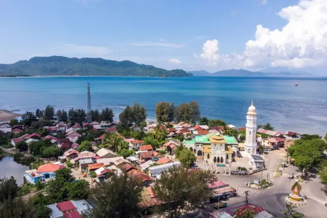 Mak Dek, Safiatuddin, gampong ule lheue, banda aceh, aceh, tsunami aceh 2004, peringatan tsunami aceh 2004, gempa, tsunami, mitigasi, masjid baiturrahim