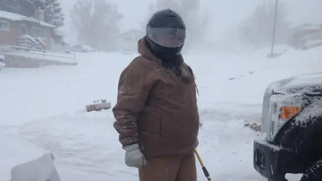 Chriscomo lucrar nas apostas esportivascapacete, durante o inverno,como lucrar nas apostas esportivasWyoming