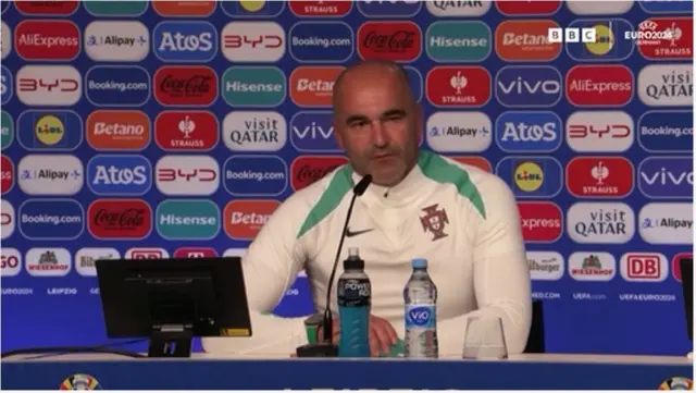 L'entraineur Roberto Martinez en conférence de presse