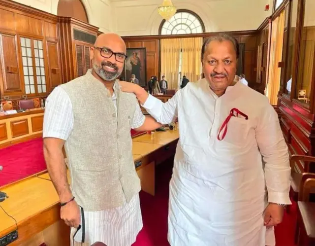 తన కుమారుడు ధర్మపురి అరవింద్‌తో డి.శ్రీనివాస్