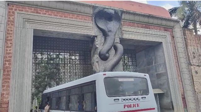 கோவை ஈஷா மையம்