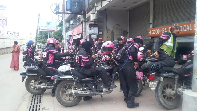 बाइकिंग क्वींस