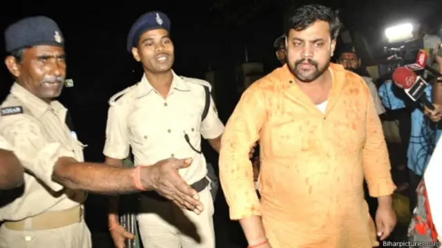 Amit Kumar, el director del colegio de Ruby Rai