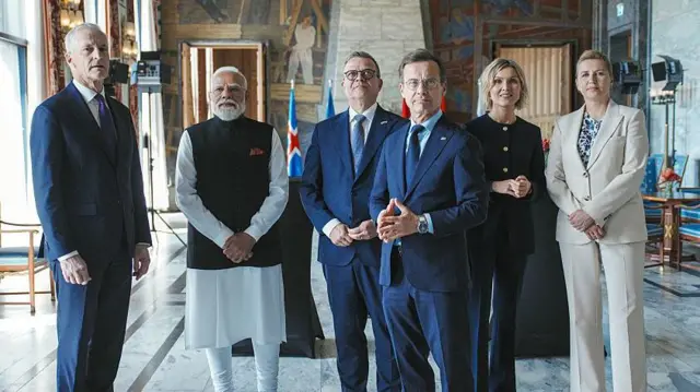 नॉर्वे में नॉर्डिक–इंडिया समिट के दौरान पीएम मोदी नॉर्वे, डेनमार्क, फ़िनलैंड, आइसलैंड और स्वीडन के प्रधानमंत्रियों के साथ (तस्वीर: 19 मई, 2026)