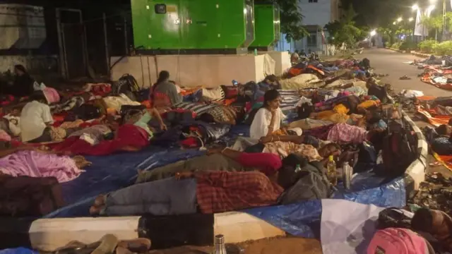 பள்ளிகளை புறக்கணித்த இடைநிலை ஆசிரியர்கள்: போராட்டம் தொடர்வது ஏன்?