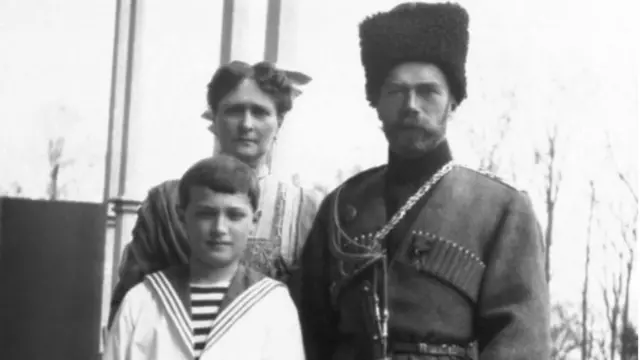 Главная если не единственная цель жизни императрицы Александры Федоровны состояла в том, чтобы ее возлюбленный сын Алексей унаследовал трон своего отца