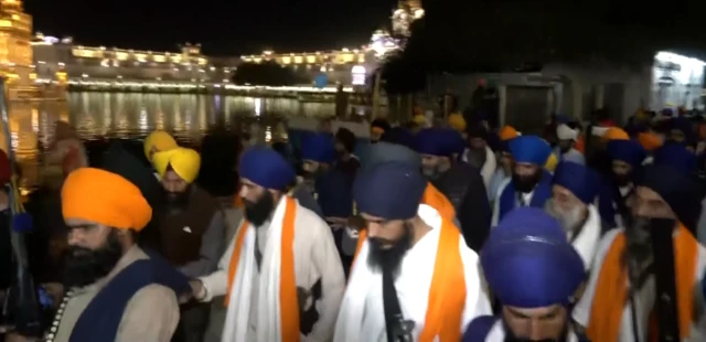 ਦਰਬਾਰ ਸਾਹਿਬ ਵਿੱਚ ਅੰਮ੍ਰਿਤਪਾਲ ਸਿੰਘ