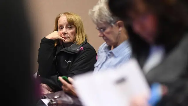 Varias mujeres en reunión de "downwinders"