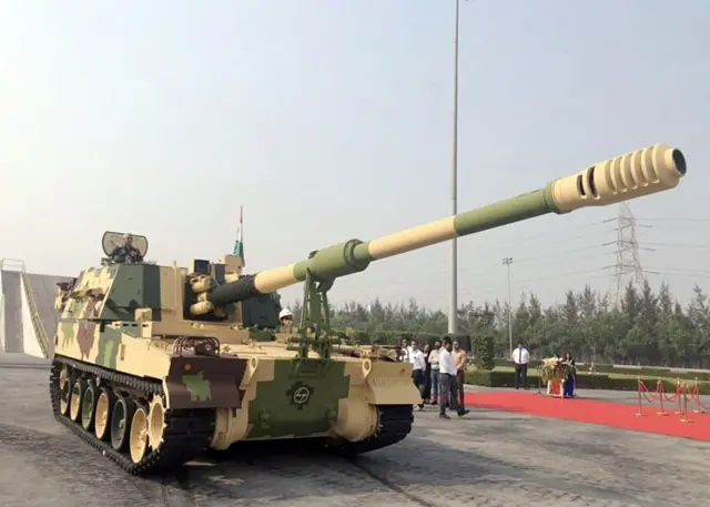 लद्दाख में तैनात के-9 वज्र होवित्ज़र तोप