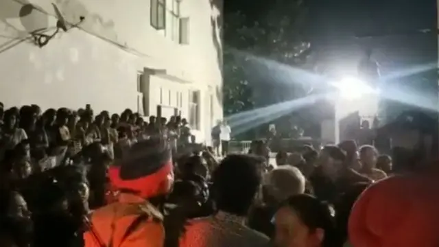 ਪੰਜਾਬ ਦੇ ਮੁੱਖ ਮੰਤਰੀ ਭਗਵੰਤ ਮਾਨ ਨੇ ਆਖਿਆ ਕਿ ਘਟਨਾ ਦੀ ਉੱਚ ਪੱਧਰੀ ਜਾਂਚ ਦੇ ਹੁਕਮ ਦਿੱਤੇ ਗਏ ਹਨ ਅਤੇ ਸਖ਼ਤ ਕਾਰਵਾਈ ਕੀਤੀ ਜਾਵੇਗੀ।