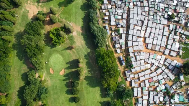 अमीर गरीब के बीच की खाई