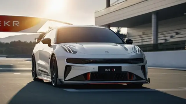 زیکر می‌گوید مدل جدیدش تا چند هفته دیگر به بازار عرضه می‌شود