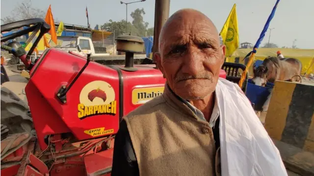 सिंघु बॉर्डर पर बैरिकेडिंग