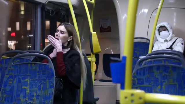 В Москве, как и во многих других городах, "масочныый режим" не всегда жестко соблюдается