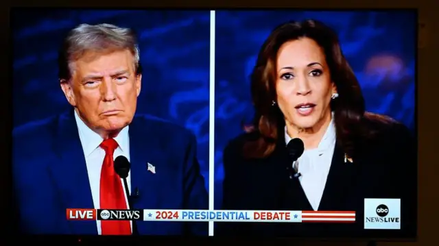 सितंबर 2024 में डोनाल्ड ट्रंप और कमला हैरिस के बीच हुई टीवी डिबेट का स्क्रीनशॉट