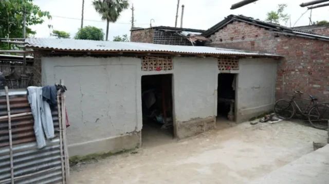 ਮ੍ਰਤਿਕ ਪਰਿਵਾਰ ਦਾ ਘਰ