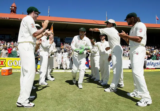 ஆடம் கில்கிறிஸ்ட்