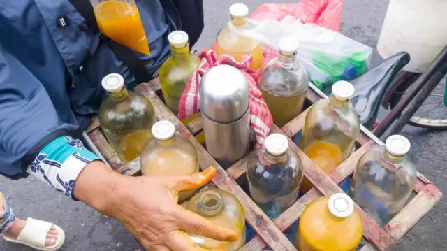 جامو کی بوتلیں