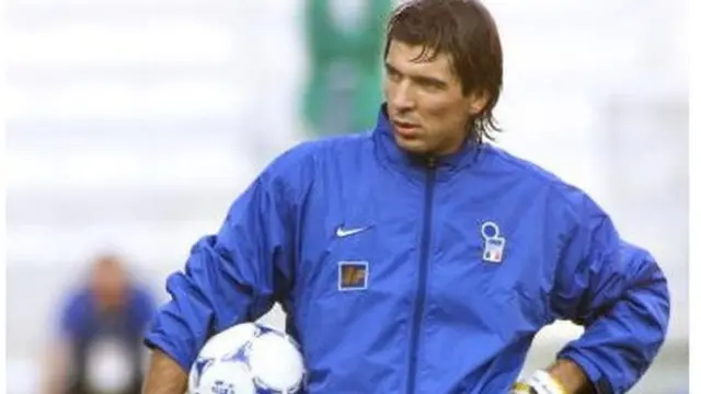 Aṣọle tẹ́lẹ̀ fún Juventus, Gianluigi Buffon
