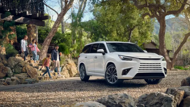 لکسوس TX برای هفت سرنشین طراحی شده است