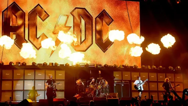 малколм янг