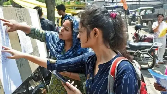 நீட் பயிற்சிக்கு பணம் இல்லாததால், மருத்துவ கனவுகளை கைவிடும் கிராமப்புற மாணவர்கள்