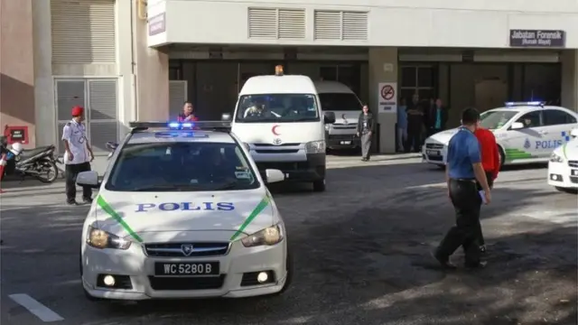 Isbitaalka Putrajaya ayaa Arbacadii lagu arkay gaari ay waardiyaynayaan booliis oo sii baxaya