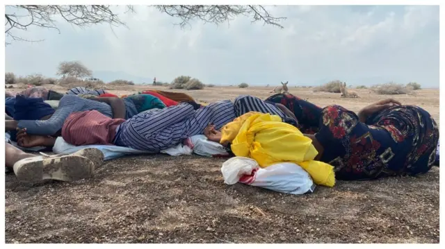 ኣብ መገዲ ዘዕረፋ ስደተኛታት