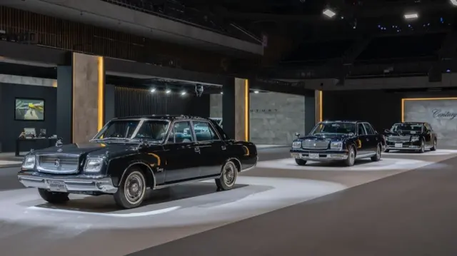 در نزدیک به شصت سال تنها سه نسل از سدان سنچوری تولید شده است