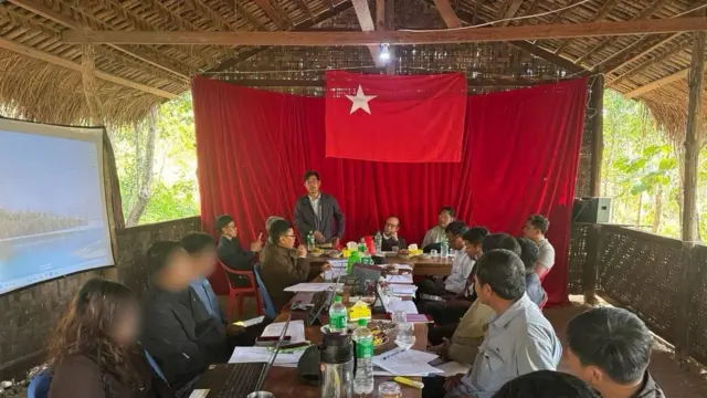 စစ်ကိုင်းဖက်ဒရယ်ယူနစ်အစိုးရအဖွဲ့ဝင်တွေနဲ့ NUG ပြည်ထောင်စုဝန်ကြီး ဒေါက်တာဇော်ဝေစိုးတို့ တွေ့ဆုံဆွေးနွေးတဲ့မြင်ကွင်း/ ပုံဟောင်း