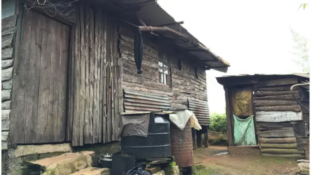 लाजोफार का घर