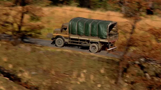 انڈین فوج کے ٹرک